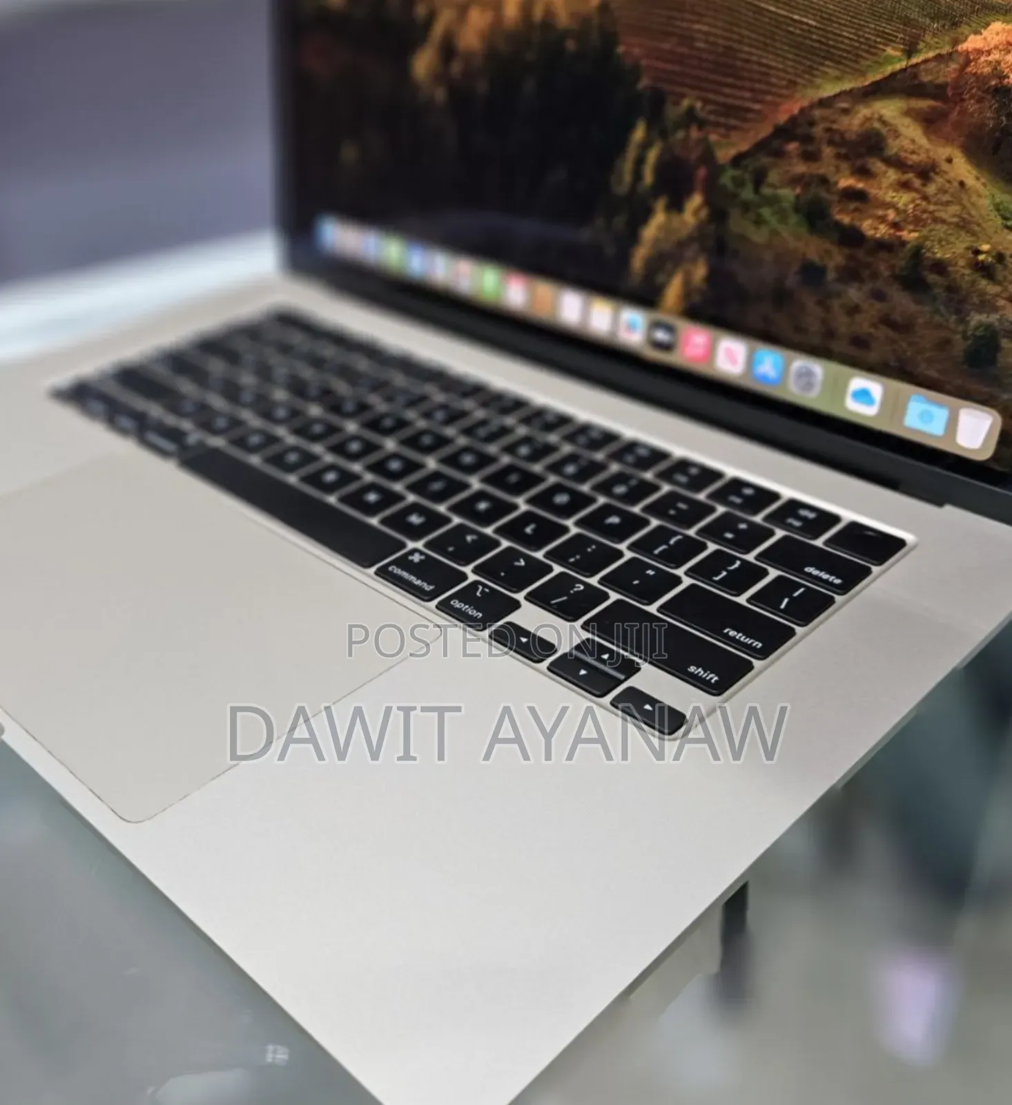 New Laptop Apple MacBook Air 2024 M3 13-Inch 8GB Apple M3 SSD 256GB