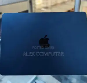 New Laptop Apple MacBook Air 2024 M3 13-Inch 8GB Apple M3 SSD 256GB