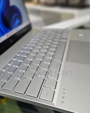 New Laptop HP Envy 13 8GB Intel Core I5 SSD 256GB