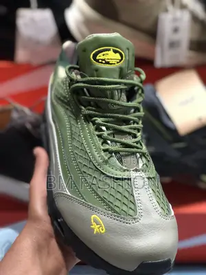 Photo - Green Air Max