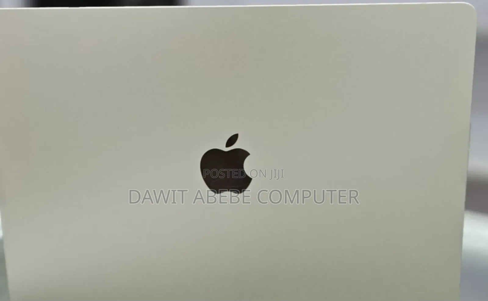 New Apple MacBook Air 2024 M3 15-Inch 8GB Intel Core I7 SSD 256GB