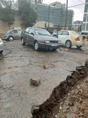 Photo - Volkswagen Polo 2001 Gray