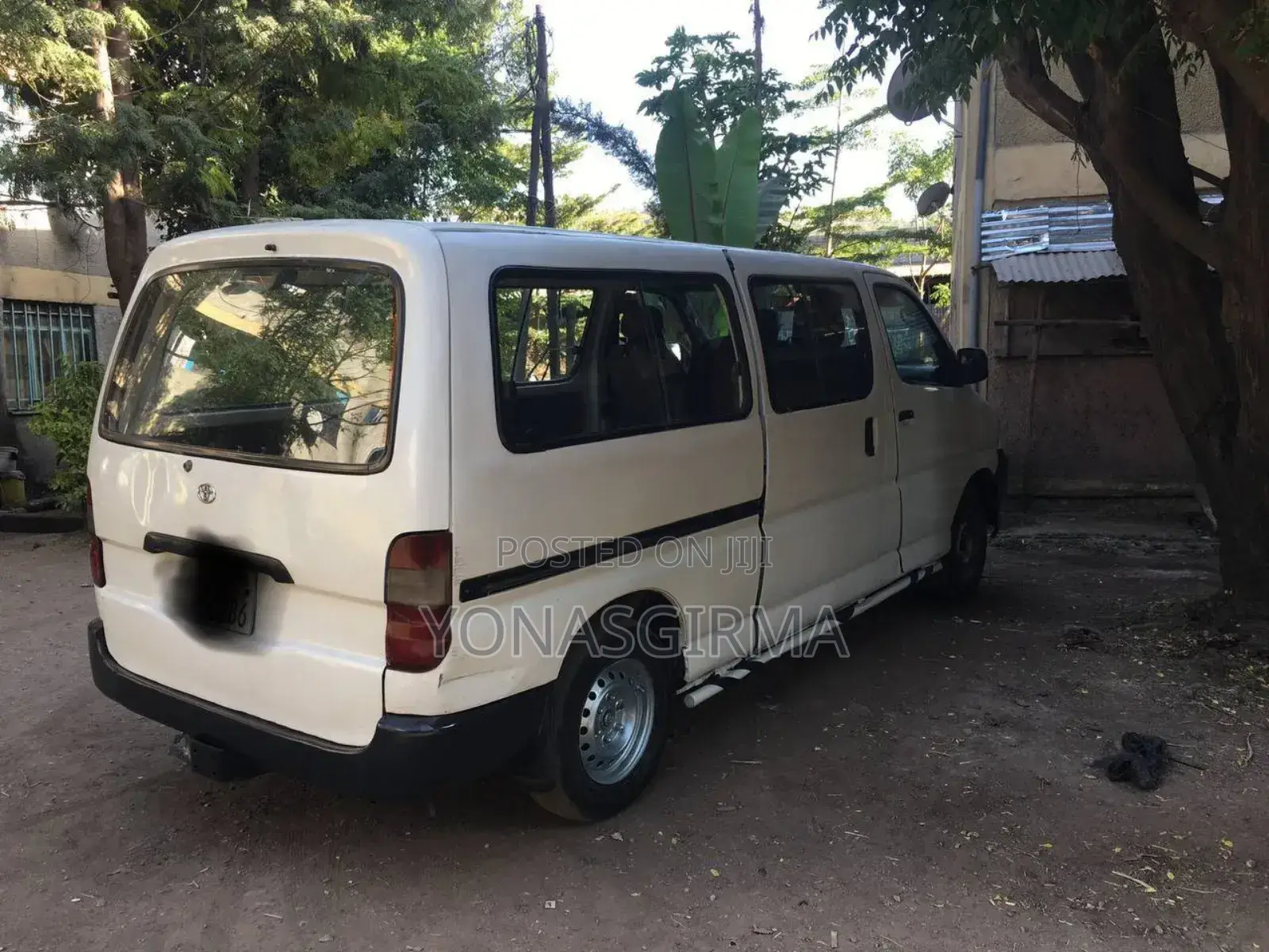 Toyota HiAce 2005 White