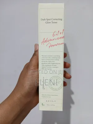 Photo - Dark Spot Correcting Glow Toner