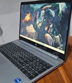 New Laptop HP 250 G8 16GB Intel Core I7 SSD 512GB