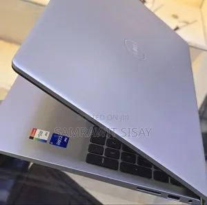 Photo - New Laptop Dell Latitude 5310 16GB Intel Core I7 SSD 512GB