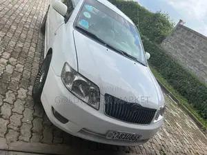 Photo - Toyota Corolla 2007 White
