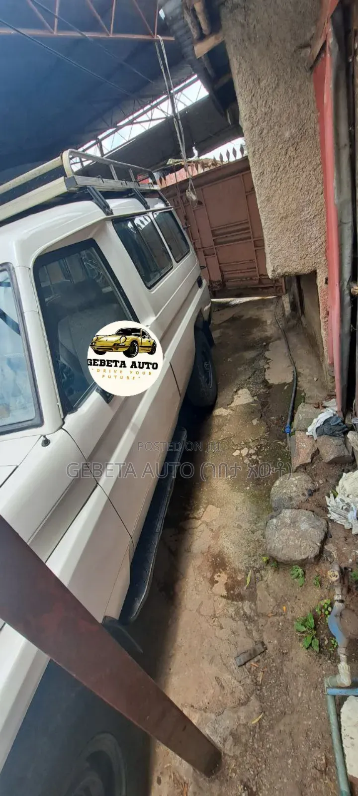 Toyota Land Cruiser 2000 White