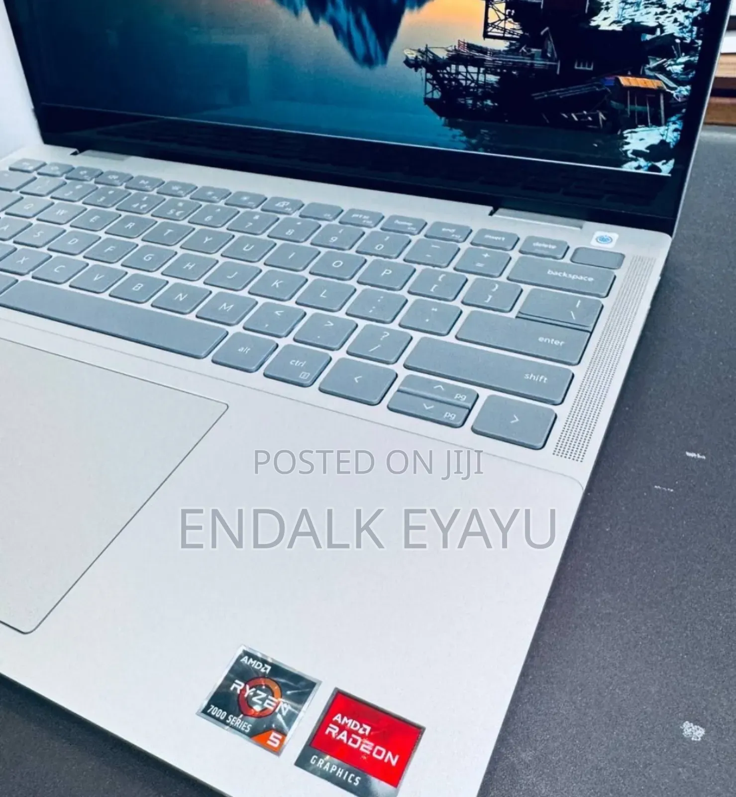 New Laptop Dell 8GB AMD Ryzen 5 SSD 512GB