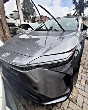 Photo - New Toyota bZ4X 2024 Gray