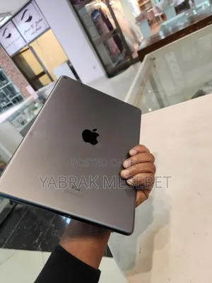 New Apple iPad Air 256 GB Black