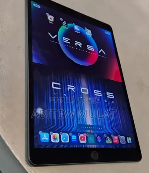 Photo - New Apple iPad Air 256 GB Gray