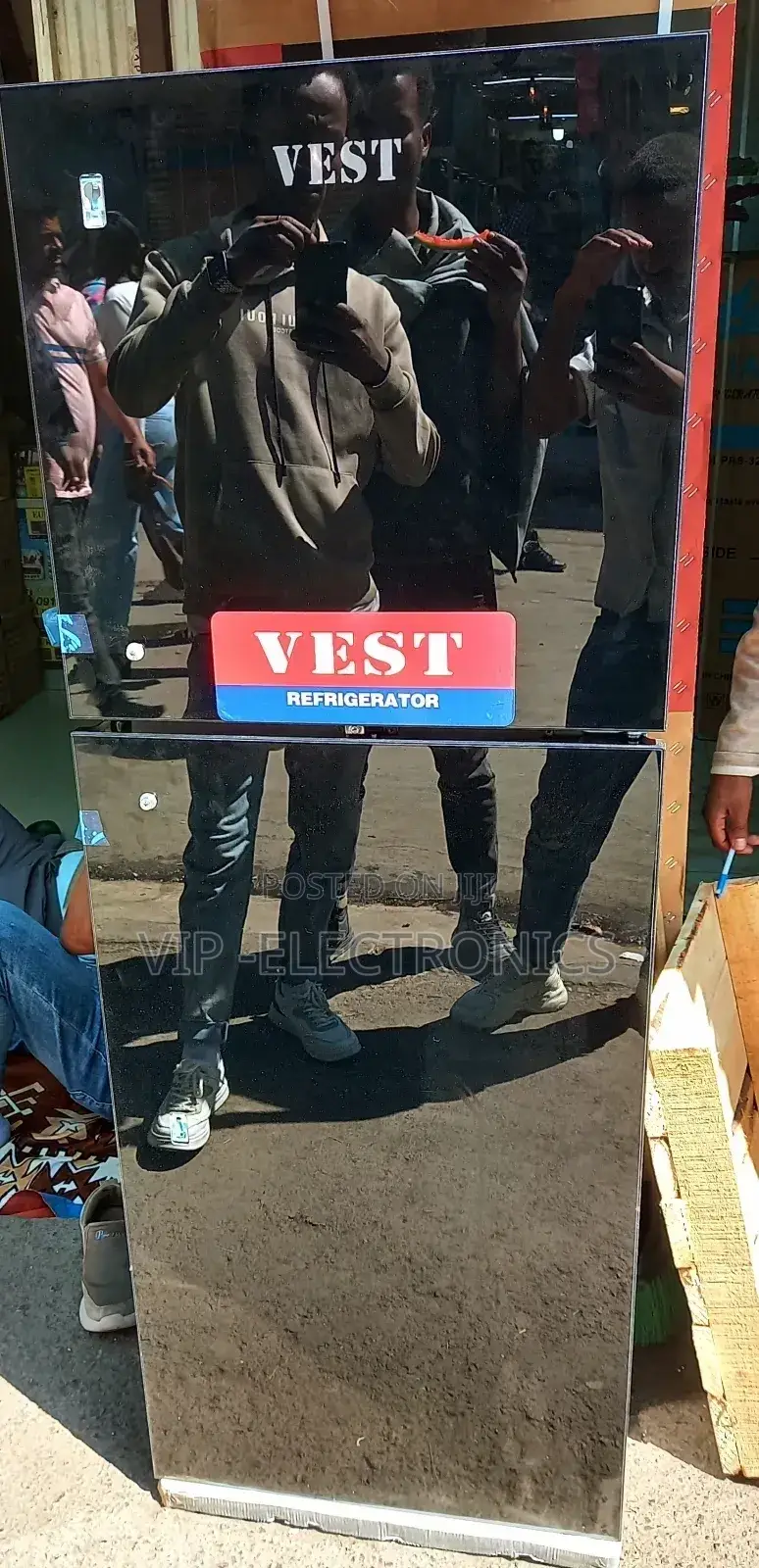 Vest Refrigerator 220