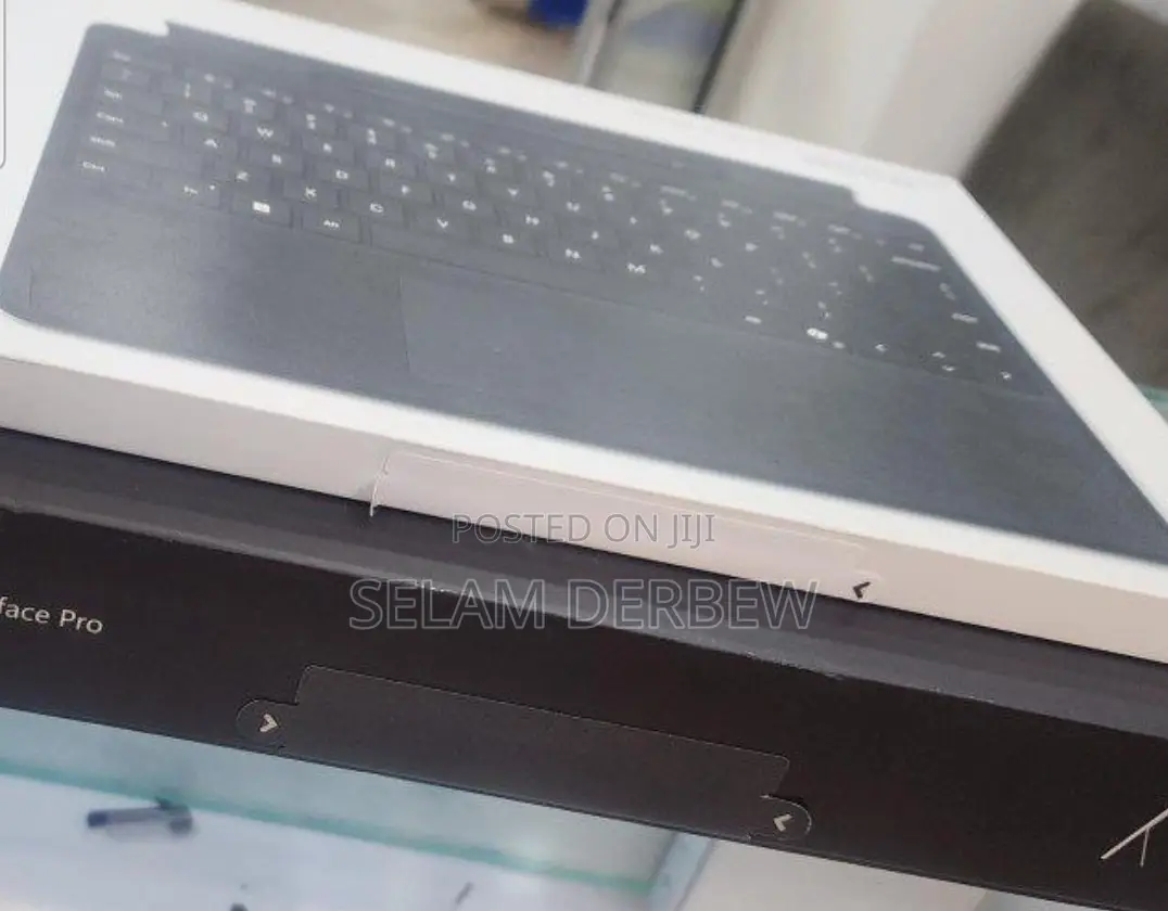 New Microsoft Surface Pro 16GB Qualcomm Snapdragon X Plus SSD 512GB