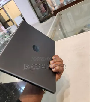 New Apple iPad Air 256 GB Black