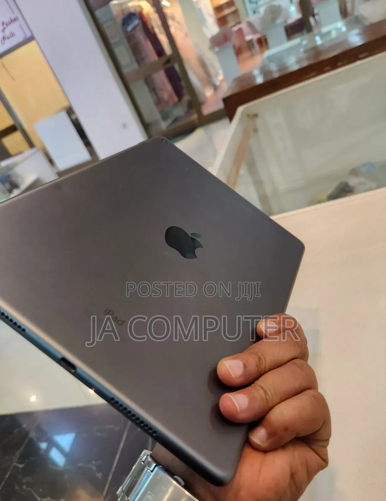 New Apple iPad Air 256 GB Black