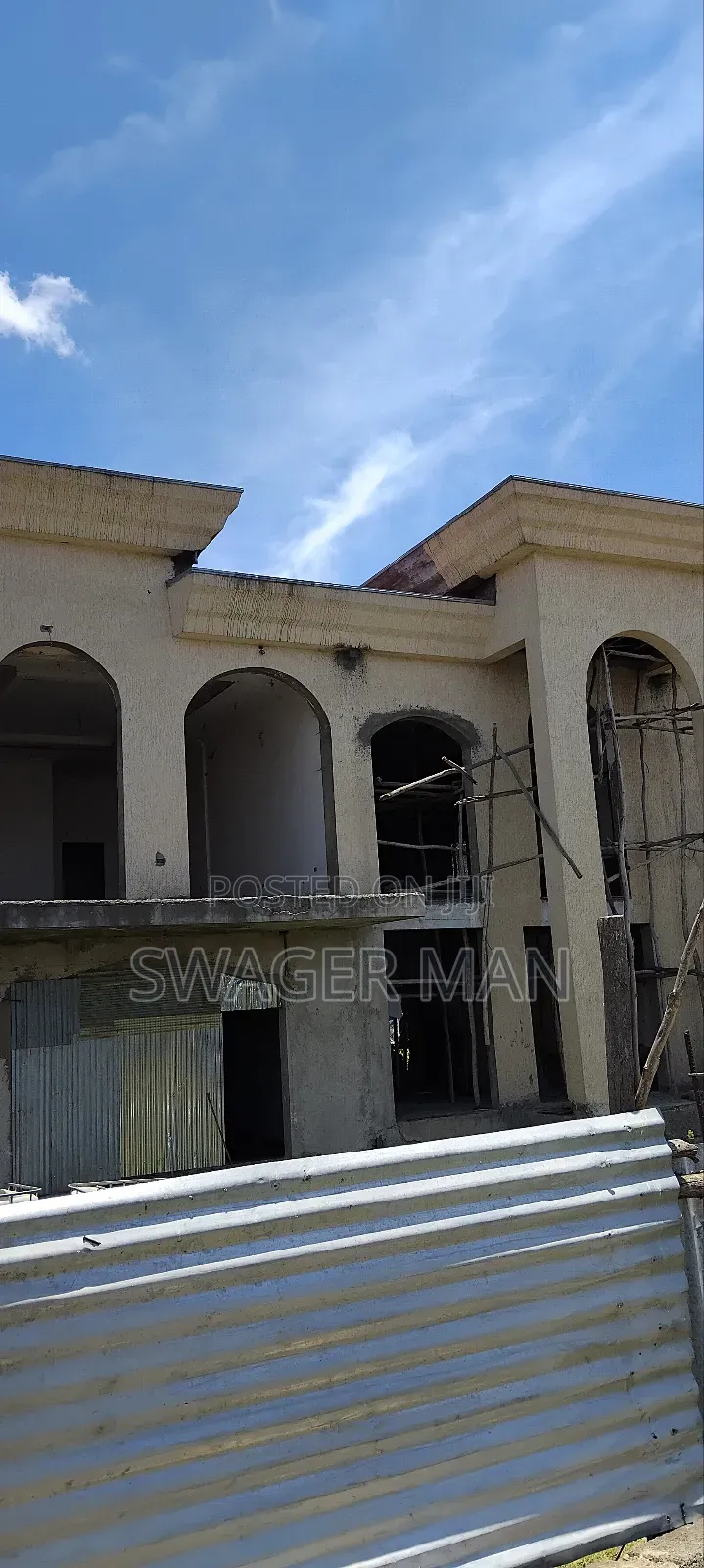 6bdrm Townhouse/Terrace in Tafo Roseta Real, Yeka for sale
