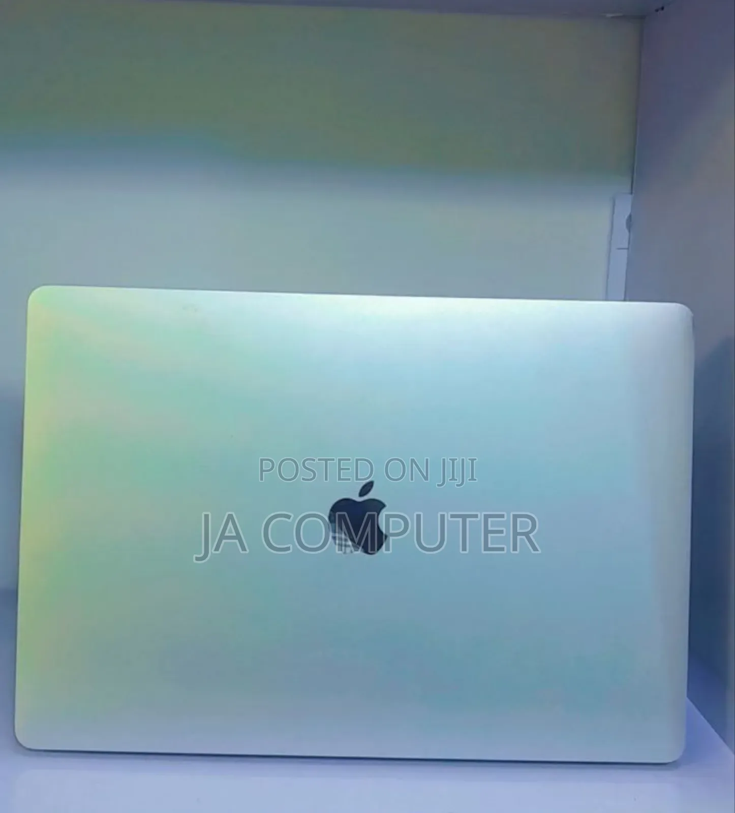 New Laptop Apple MacBook Pro 2017 16GB Intel Core I7 SSD 256GB