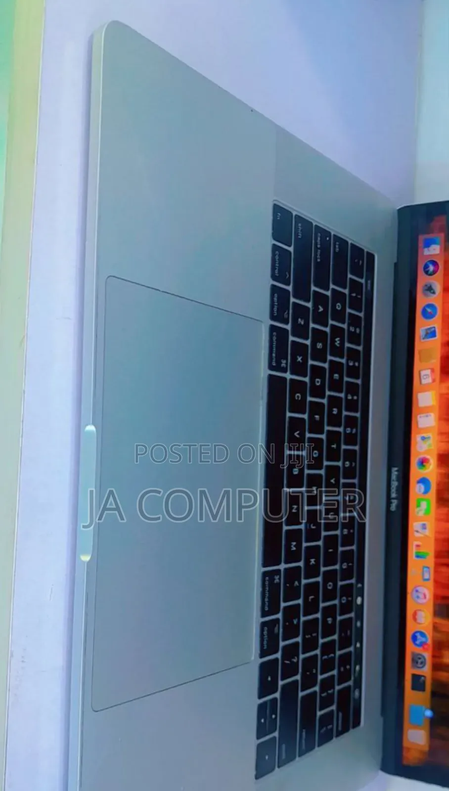 New Laptop Apple MacBook Pro 2017 16GB Intel Core I7 SSD 256GB