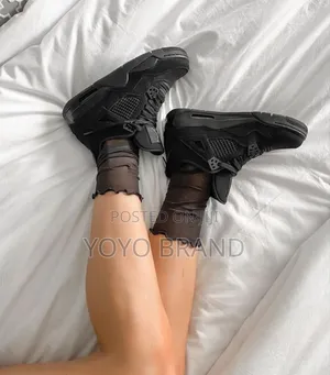 Photo - Air Jordan 4