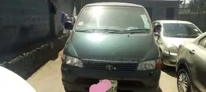 Toyota HiAce 2003 Green