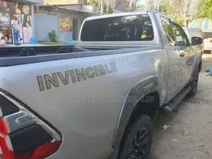 Toyota Hilux 2021 Silver