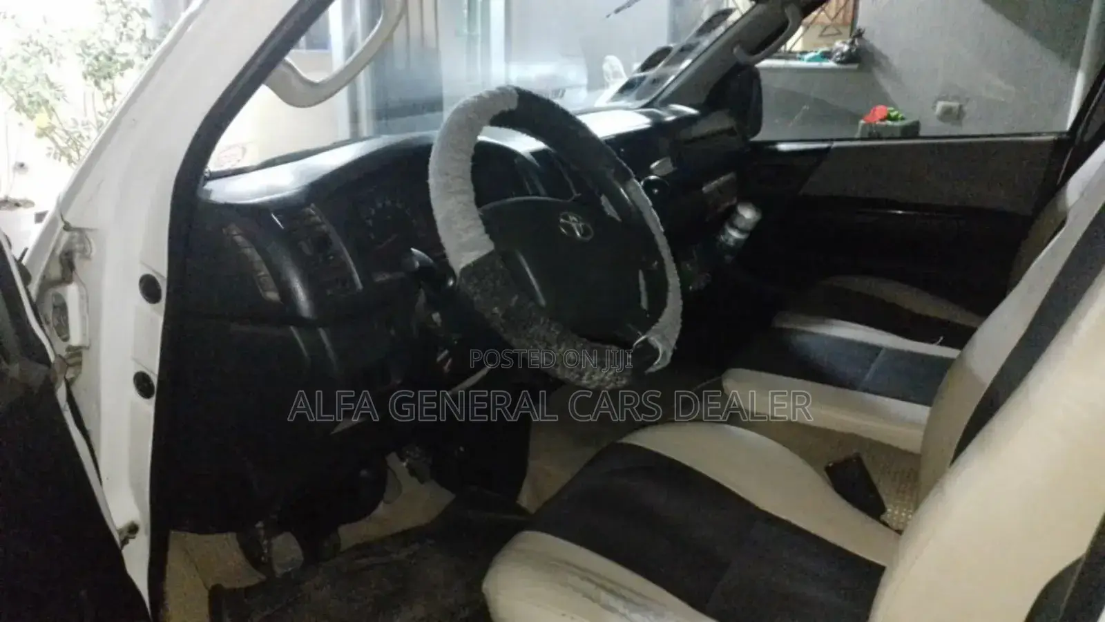 Toyota Grand HiAce 2016 White