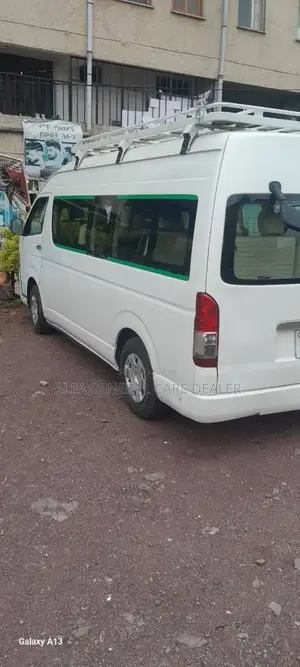 Toyota Grand HiAce 2016 White