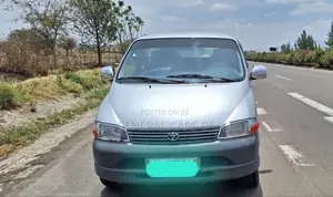 Photo - Toyota Grand HiAce 2005 Silver