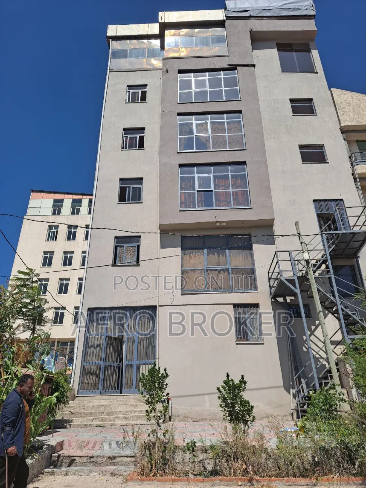 Furnished 11bdrm Townhouse/Terrace in Main Road, Akaky Kaliti for sale