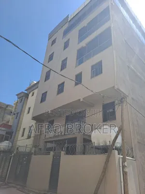 Furnished 11bdrm Townhouse/Terrace in Main Road, Akaky Kaliti for sale