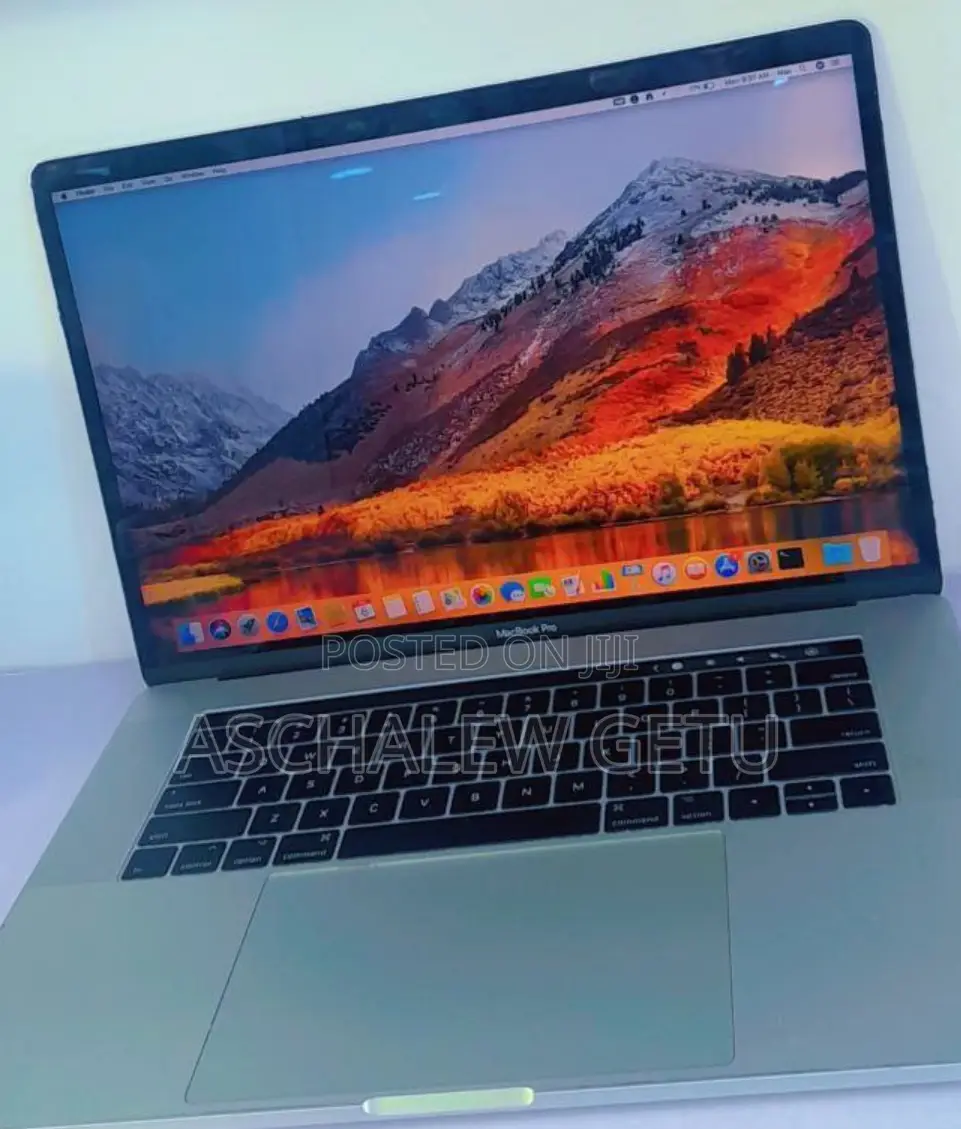 New Laptop Apple MacBook Pro 2017 16GB Intel Core I7 SSD 512GB