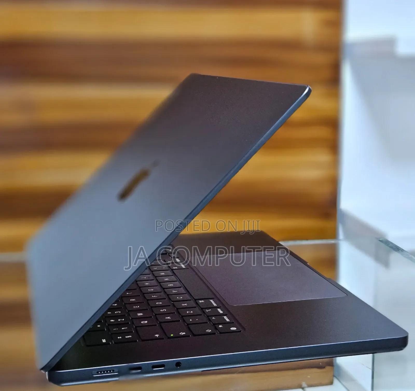 New Apple MacBook Pro 2023 M3 Max 16-Inch 18GB Apple M3 Pro SSD 512GB