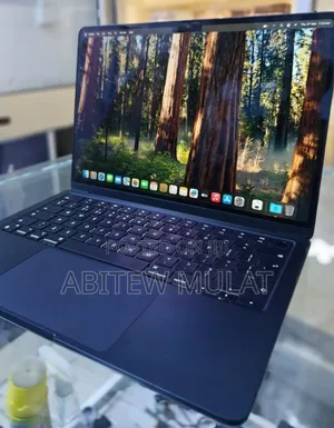 New Laptop Apple MacBook Air 2024 M3 13-Inch 8GB Apple M3 SSD 256GB