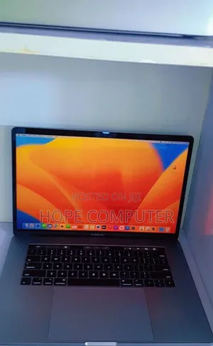 New Laptop Apple MacBook Pro 2017 16GB Intel Core I7 SSD 512GB