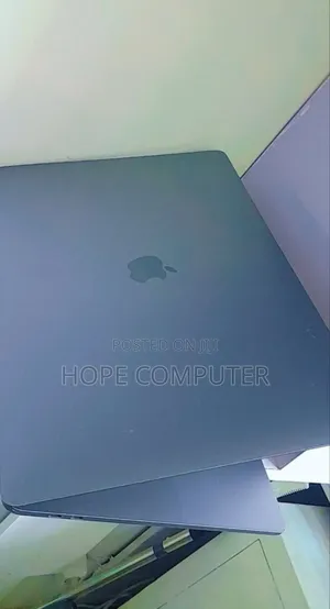 New Laptop Apple MacBook Pro 2017 16GB Intel Core I7 SSD 512GB