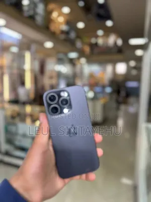 Photo - New Apple iPhone 15 Pro 128 GB Black