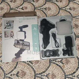 Photo - Video Vlogging Kit: How to Light Your Face Perfectly