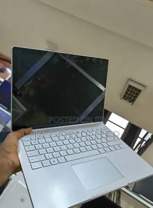 New Laptop Microsoft Surface Book 3 16GB Intel Core I7 SSD 256GB