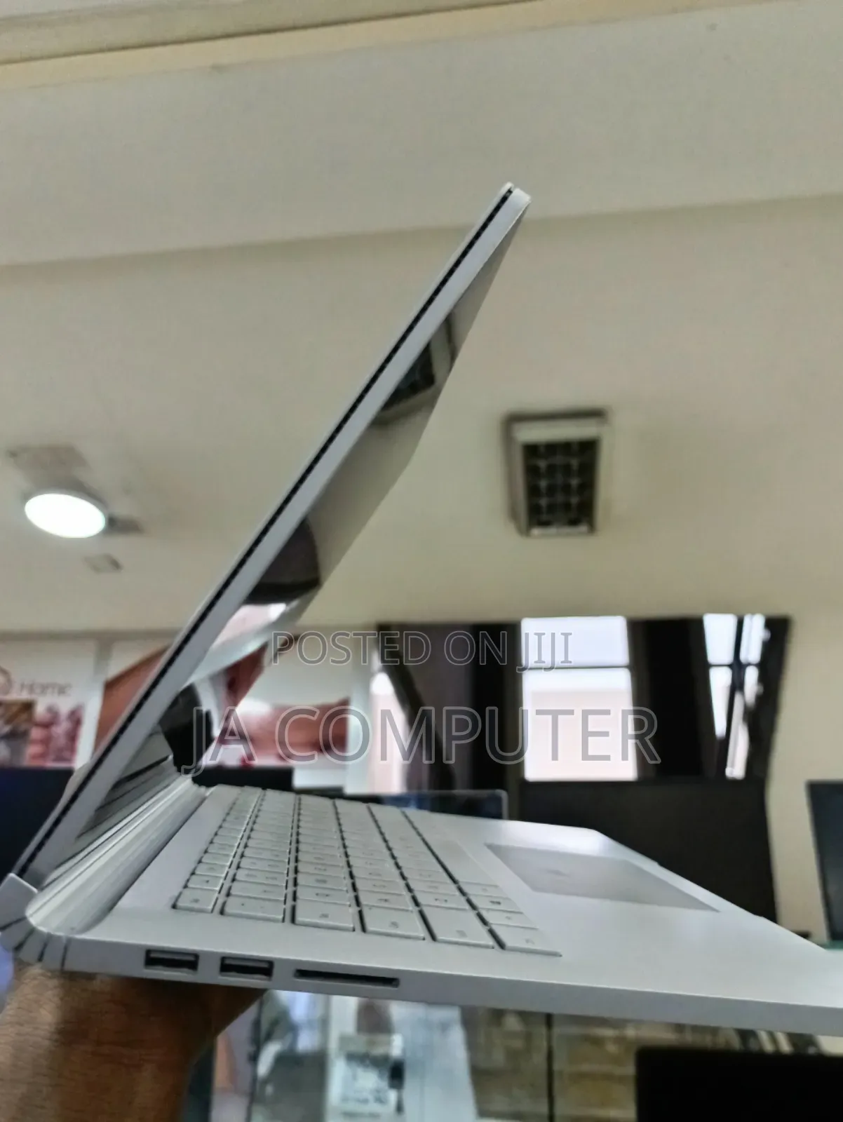 New Laptop Microsoft Surface Book 3 16GB Intel Core I7 SSD 256GB