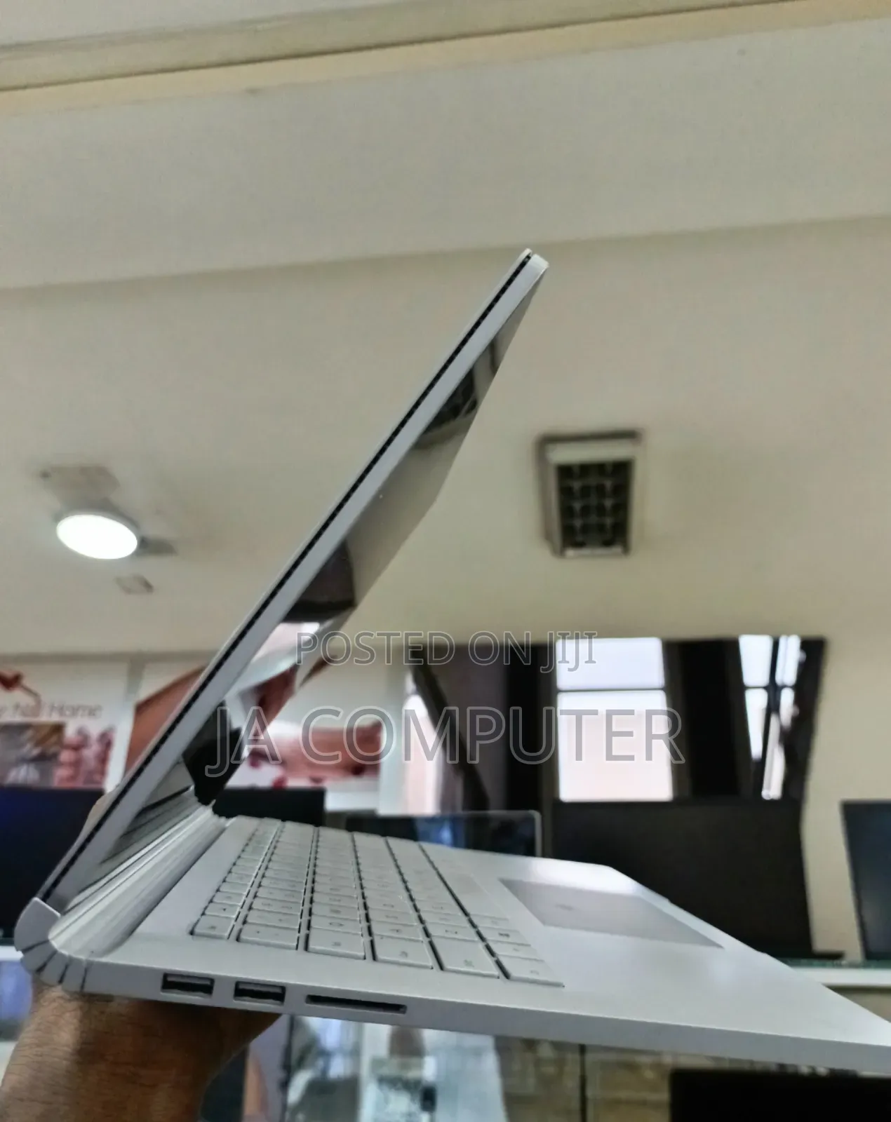 New Laptop Microsoft Surface Book 3 16GB Intel Core I7 SSD 256GB