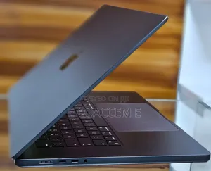 New Laptop Apple MacBook 18GB Apple M3 Pro SSD 512GB