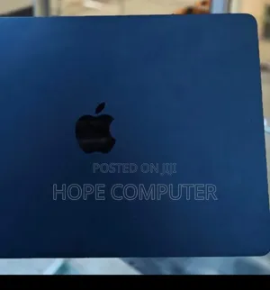 Photo - New Laptop Apple MacBook Air 2023 M2 16GB Apple M3 SSD 256GB