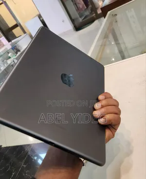 Photo - New Apple iPad Air 256 GB