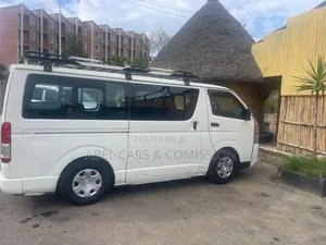 Photo - የሚከራይ Abadula With Driver 2008
