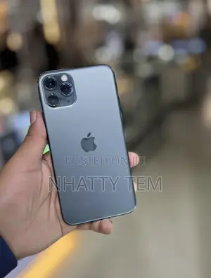 Photo - Apple iPhone 11 Pro 64 GB Green