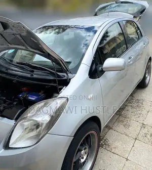 Photo - Toyota Yaris 1.3 2006 Silver