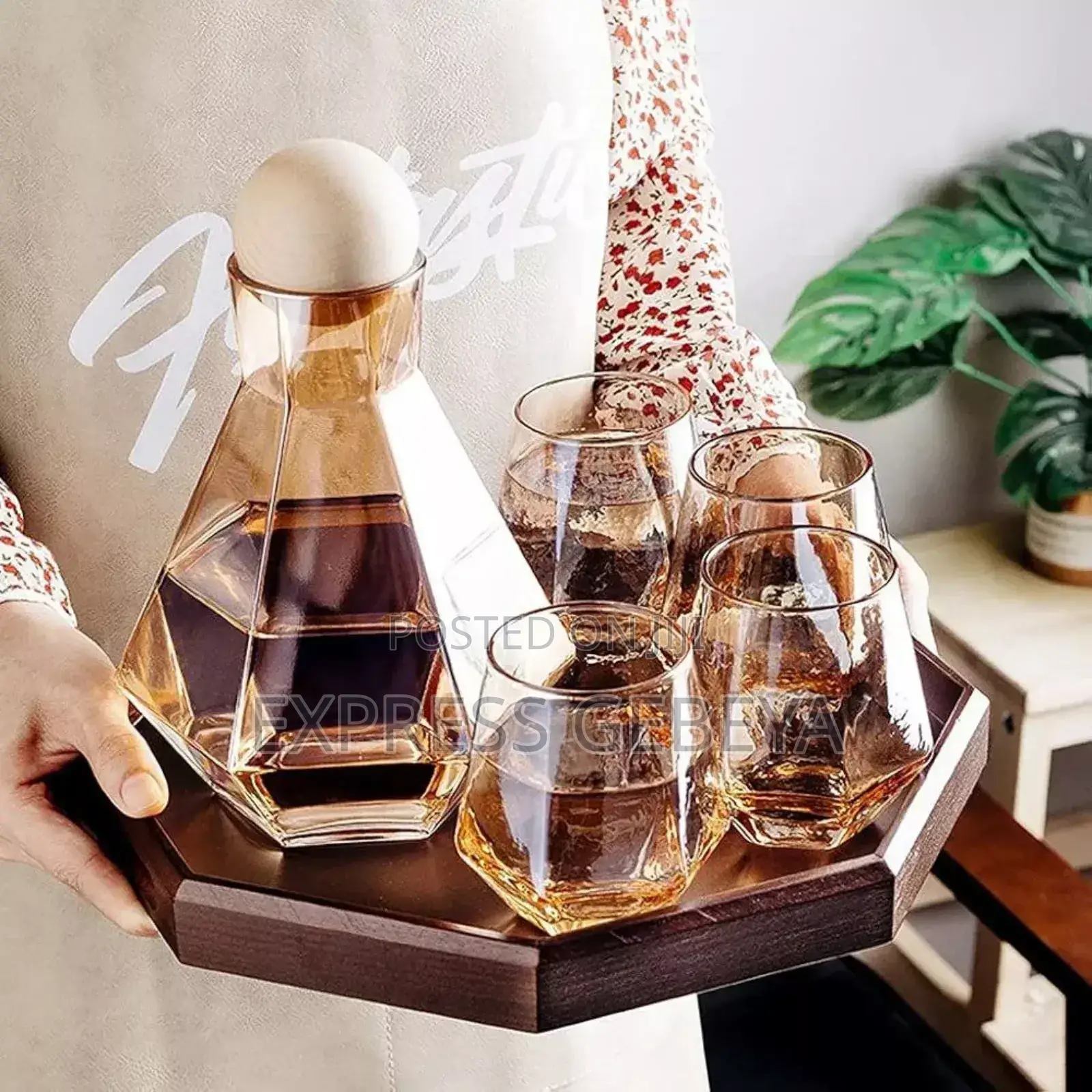7 PCS Diamond Shaped Glassware Set