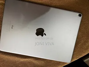 Photo - Apple iPad Pro 10.5 (2017) 64 GB Gray