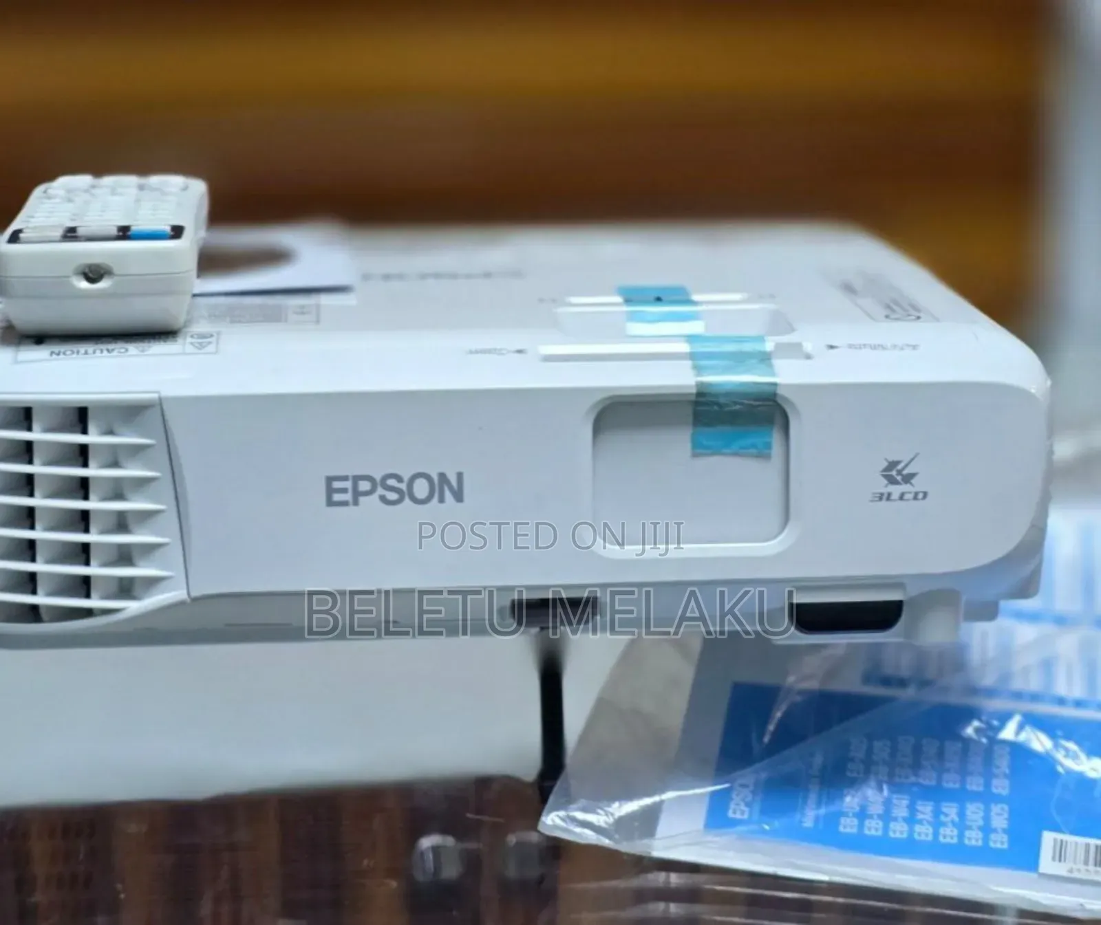 Epson Projector With Bag,Remote and Manual